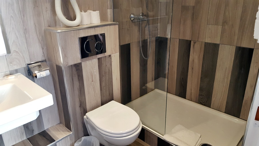 Bathroom 4, Hotel Kabanel by HappyCulture ex Parisiana, Paris
