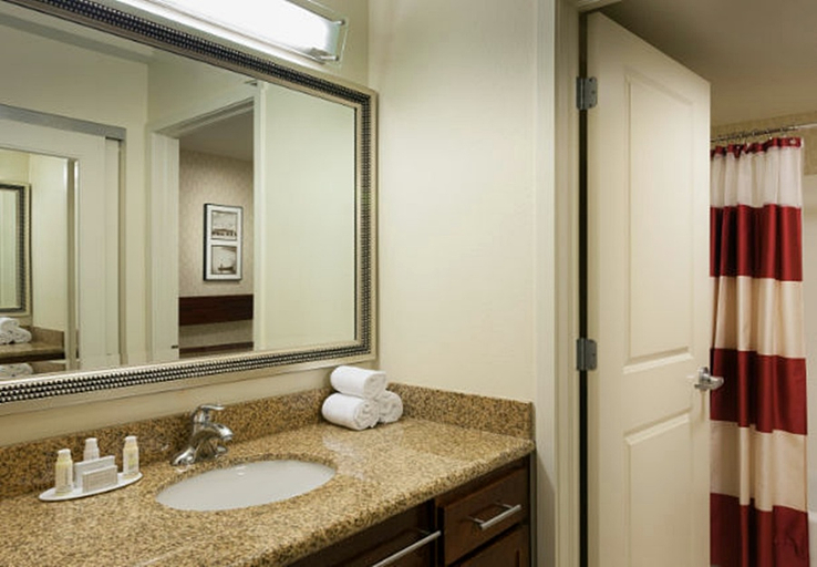 Bathroom 5, Residence Inn Miami Airport, Miami-Dade