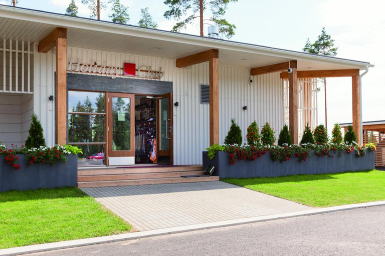 Exterior & Views
