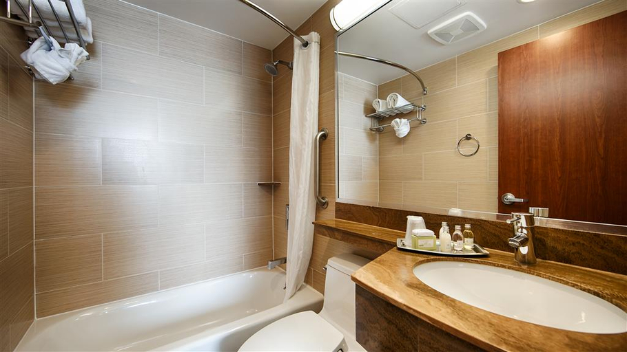 Bathroom, Brooklyn Way Hotel, BW Signature Collection, New York