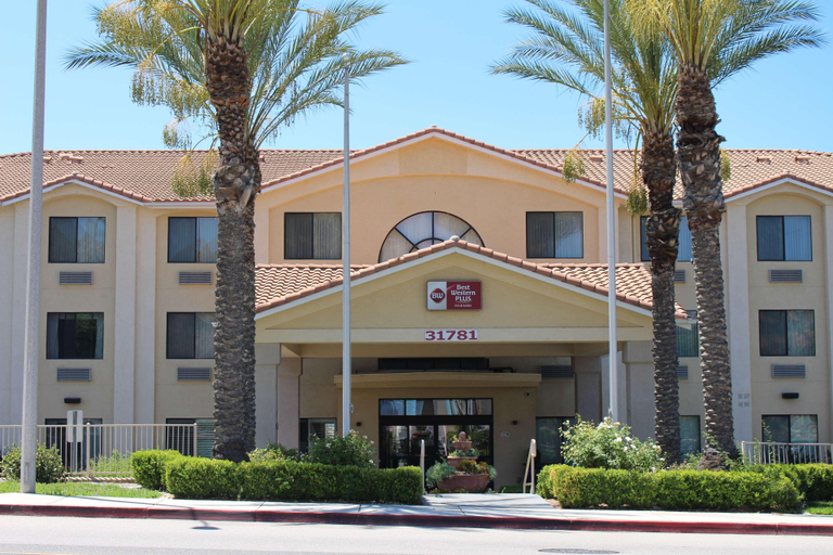 Exterior & Views 2, Best Western Plus Lake Elsinore Inn & Suites, Riverside