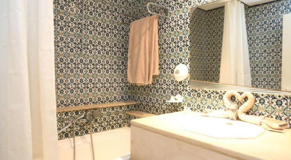 Bathroom, Serail Hammamet, Hammamet