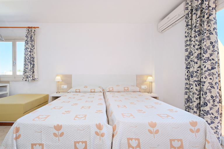 Bedroom, AzuLine Apartamentos Sunshine, Baleares