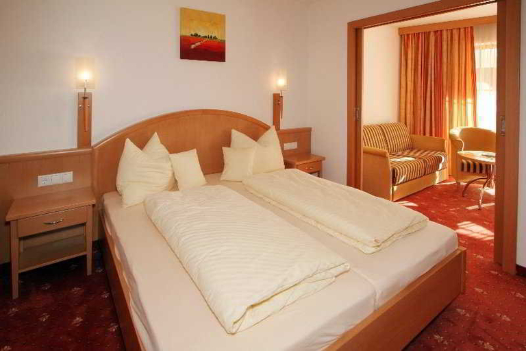Bedroom 3, Hotel Berghof, Kufstein
