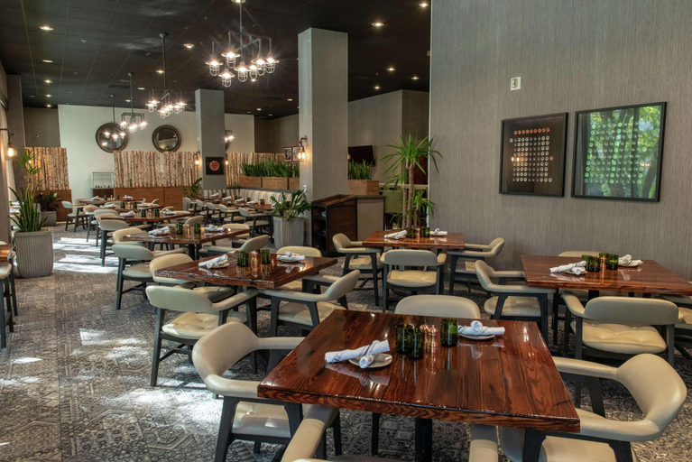 Food & Drinks 5, Zessa Orange County Airport A Doubletree Hilton, Orange