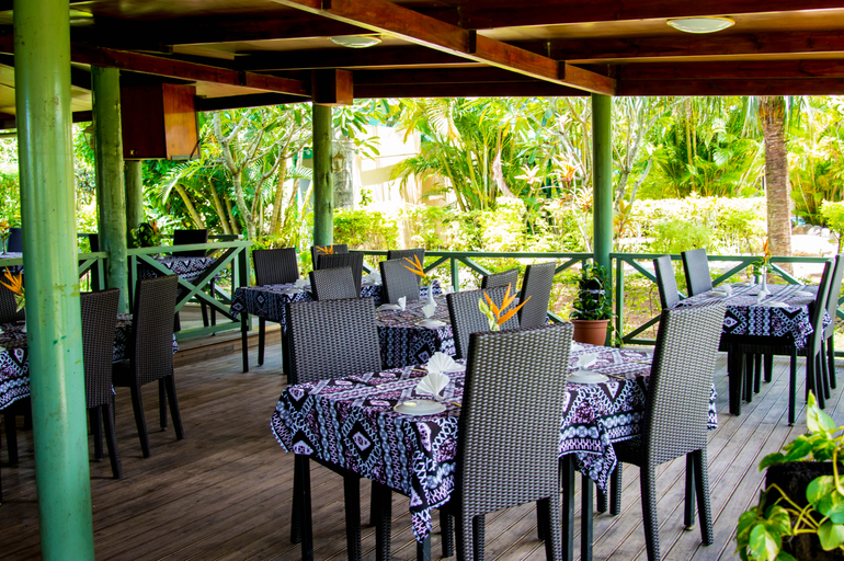 Food & Drinks 5, Grand West's Villas, Ba