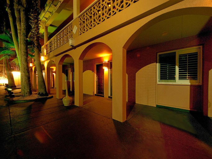 Public Area 3, Tahitian Inn, Hillsborough