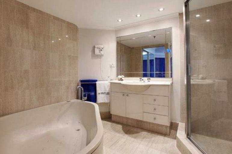 Bathroom 5, Burleigh Surf, Gold Coast