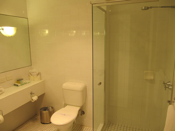 Bathroom 3, Seacombe House Motor Inn, Moyne - South