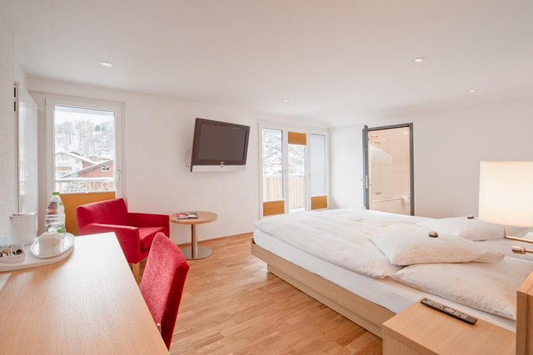 Bedroom 3, Bristol, Visp