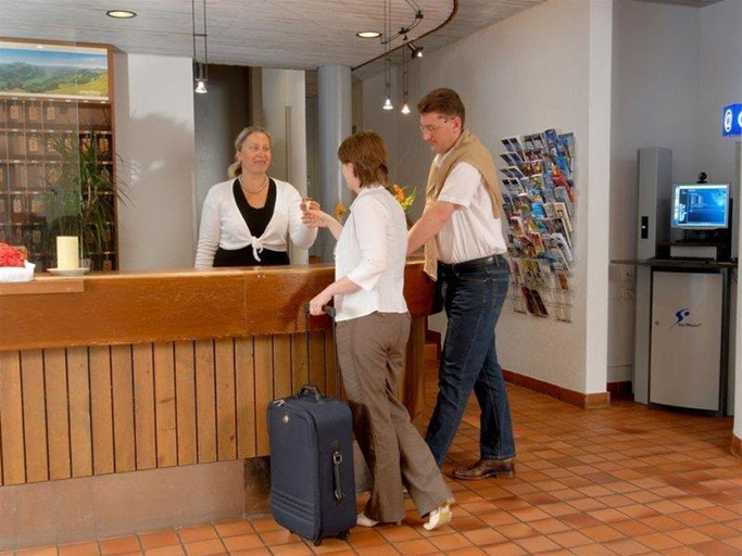 Public Area 3, Hotel Sherlock Holmes "nur 200 m zur Gondelbahn Hasliberg", Oberhasli