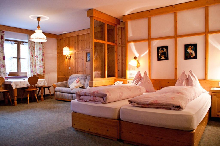 Bedroom 3, Hotel-Gasthof "Zur Muhle", Zell am See