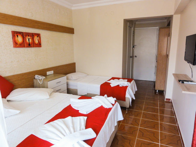 Bedroom 2, Altinersan Hotel, Didim