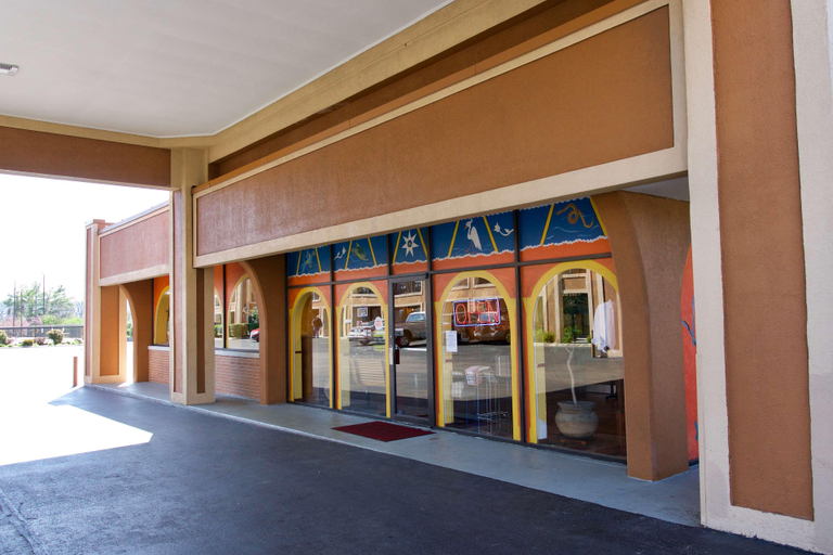 Public Area 3, Best Western Thunderbird Motel, Putnam