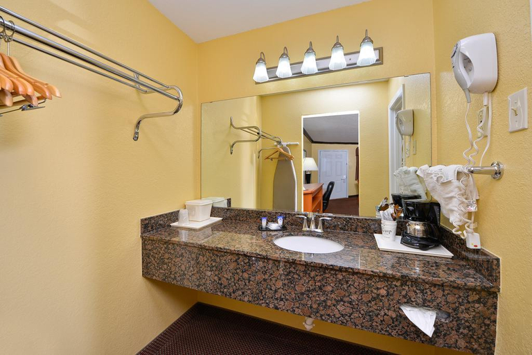 Bathroom 4, Americas Best Value Inn Center, Shelby