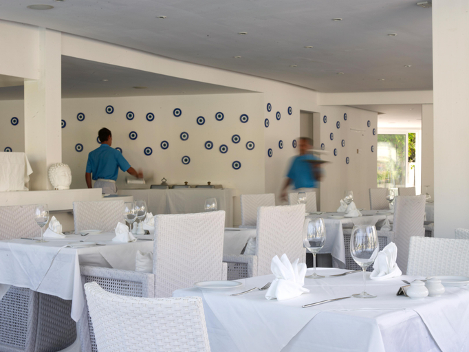 Public Area 4, So White Beach Resort