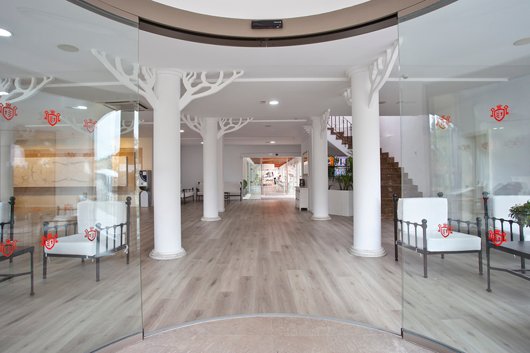 Public Area 2, HYB Eurocalas, Baleares