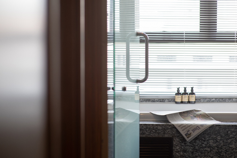 Bathroom 26