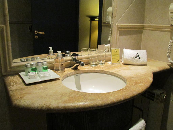 Bathroom 4, Argentino Hotel, Capital