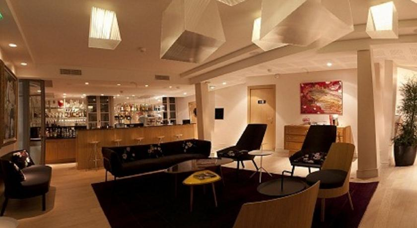 Public Area 3, Hotel de Silhouette, Pyrénées-Atlantiques