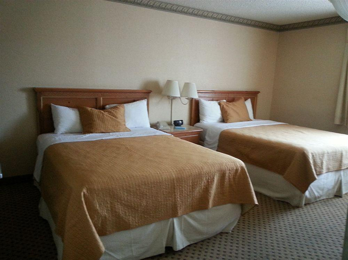 Bedroom 3, Red Roof Inn Fulton, Orange