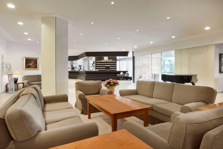 Public Area, Ramada By Wyndham Nuernberg Parkhotel, Nürnberg