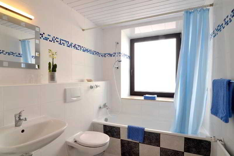 Bathroom, Hotel Pension Margit, München