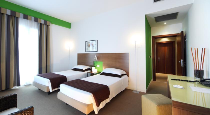 Bedroom 3, Trieste Hotel, Rimini