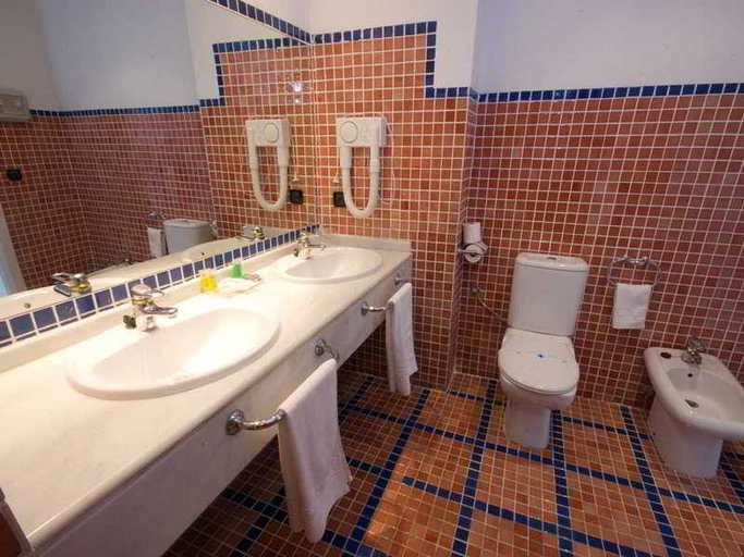 Bathroom 4, Hotel Teruel Plaza, Teruel
