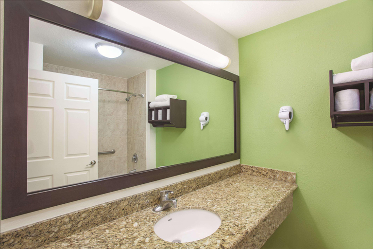 Bathroom 2, La Quinta by Wyndham Cd Juarez Near US Consulate, Juárez