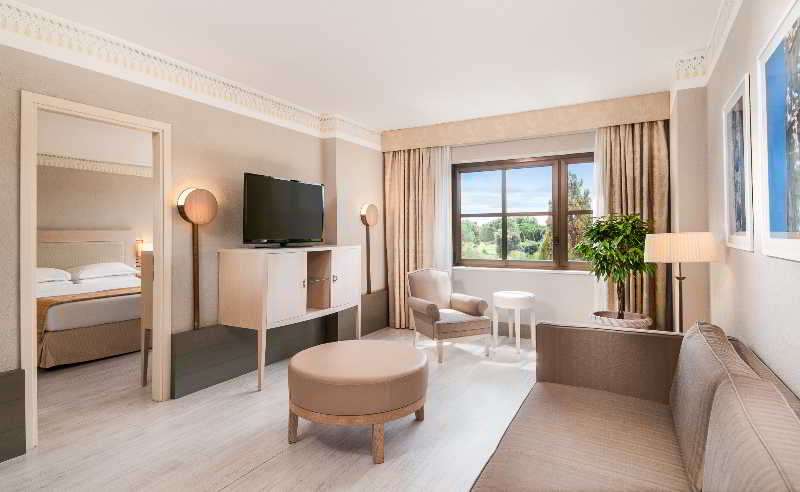 Bedroom 5, Sheraton Rome Parco de’ Medici, Rome