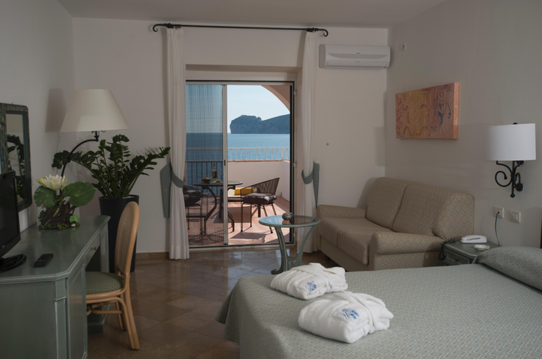 Bedroom 3, El Faro, Sassari