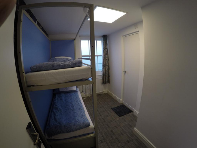 Bedroom 4, Smart Russell Square, London