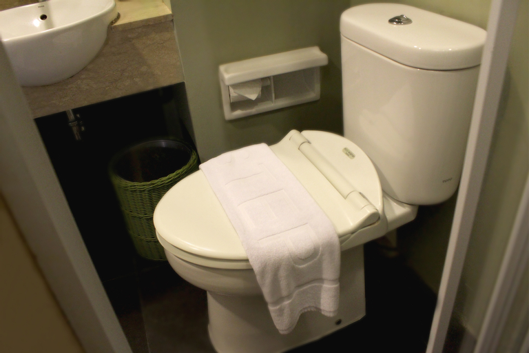Bathroom 7