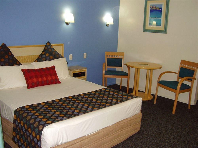 Bedroom, Seagulls Resort on the Seafront, Rowes Bay-Belgian Gardens