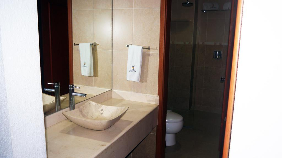 Bathroom 5, Hotel Gran Via, Veracruz