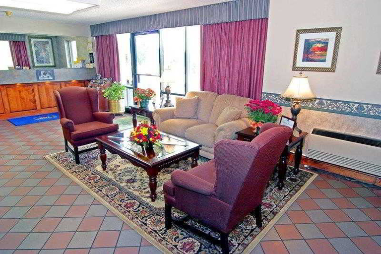 Public Area 2, Bryson Inn, Surry