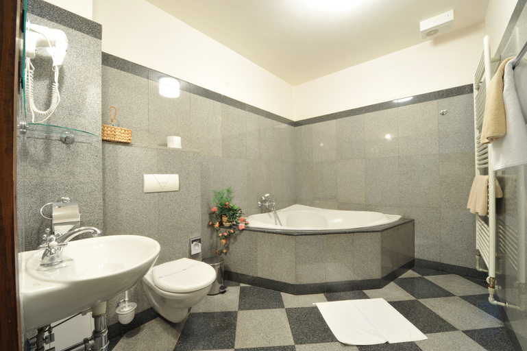 Bathroom, Brioni Boutique Hotel Ostrava, Ostrava