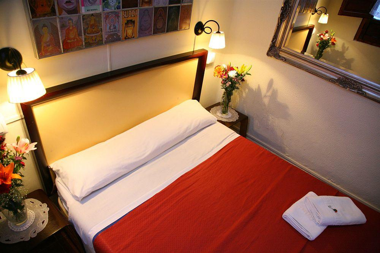 Bedroom 5, Nuevo Suizo, Sevilla