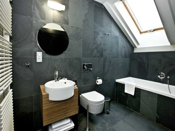 Bathroom 4, Hotel Noir, Praha 2