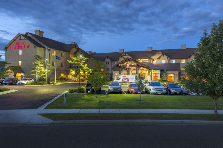 Exterior & Views