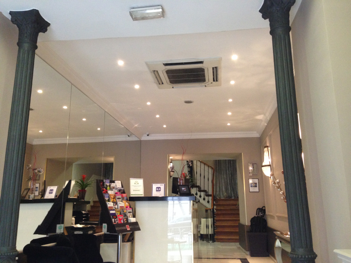 Public Area, Boutike Cibeles, Madrid