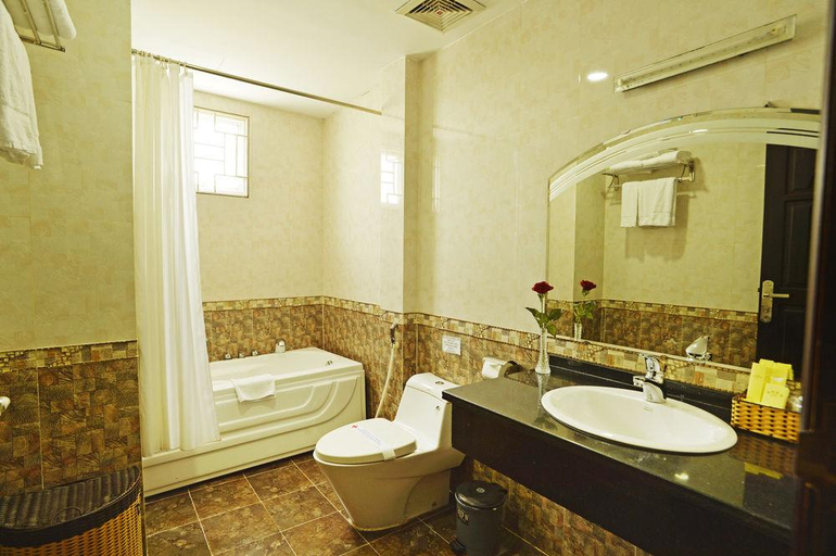 Bathroom, Boss Hotel Saigon, Chợ Gạo