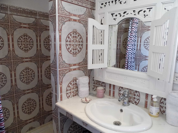Bathroom, Marlinea, Rabat