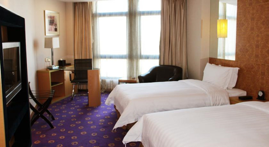 Bedroom 3, Ramada Plaza by Wyndham Pudong South Shanghai, Shanghai