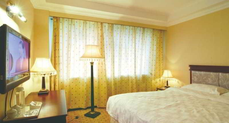 Bedroom 4, Dalian International Airport Hotel, Dalian