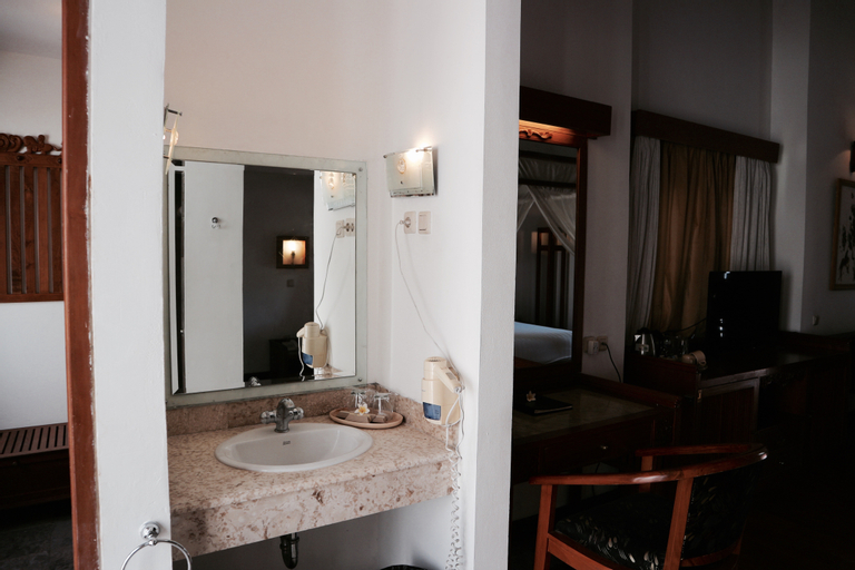 Bathroom 4