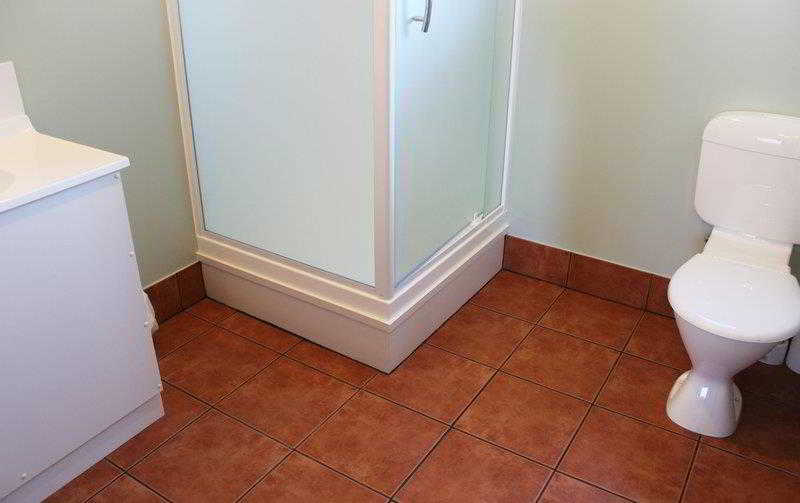 Bathroom 4, Townsman Motor Lodge, Invercargill