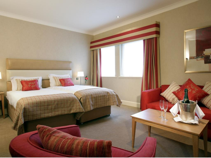 Bedroom 4, Donnington Valley Hotel & Golf Spa, West Berkshire