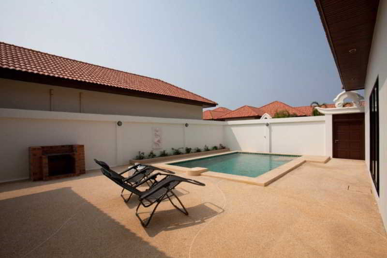 Exterior & Views 2, Majestic Pool Villa by Pattaya Sunny Rentals, Pattaya